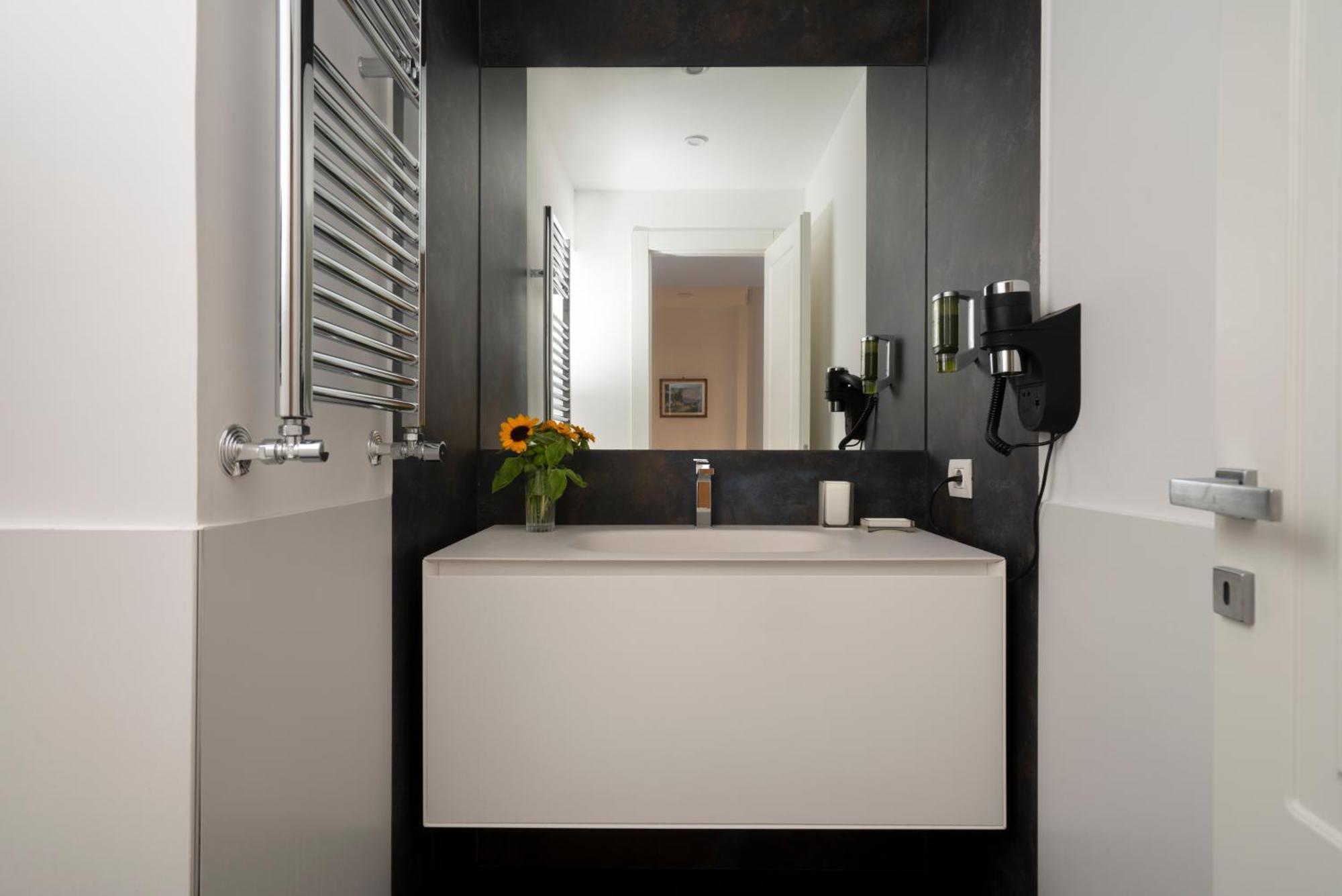 A.Ri.El Luxury Apartment Napoli Ngoại thất bức ảnh